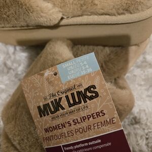 Muk Luk slippers